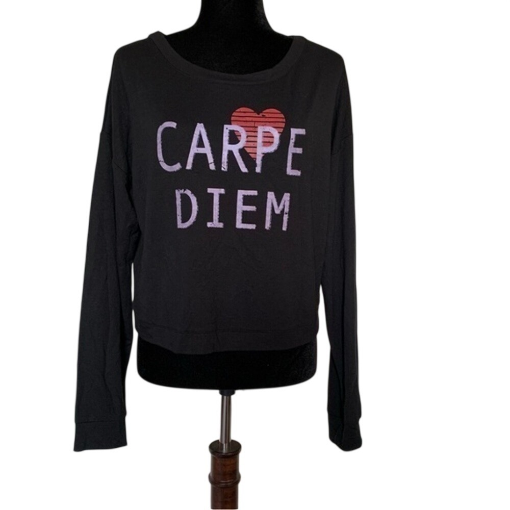 Eyeshadow Carpe Diem Graphic Long Sleeve Tee Black Heart Large‎ NWT